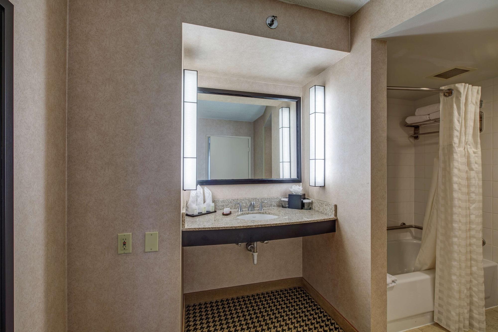 Embassy Suites By Hilton Detroit Metro Airport Romulus Exterior foto