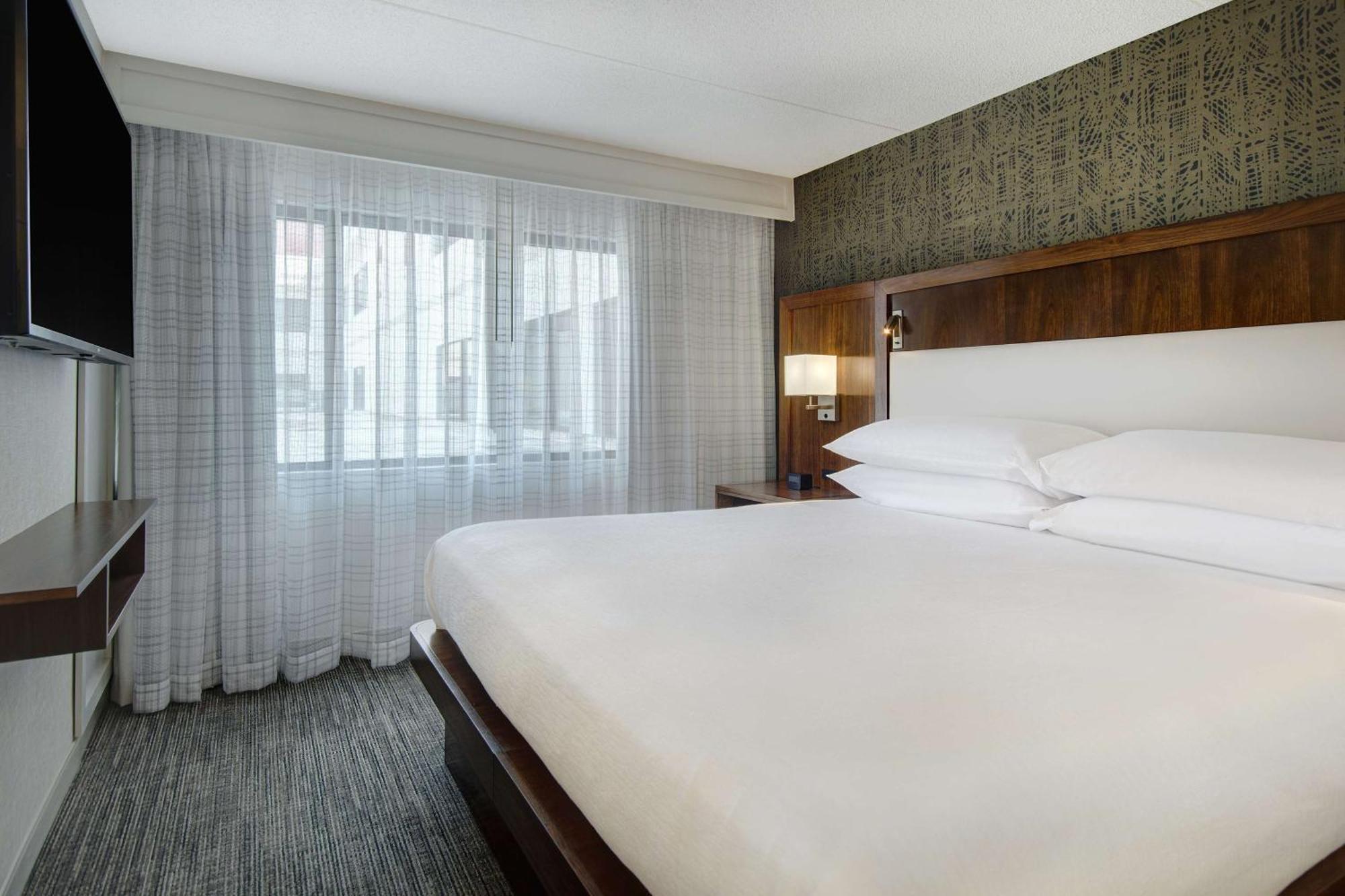 Embassy Suites By Hilton Detroit Metro Airport Romulus Exterior foto