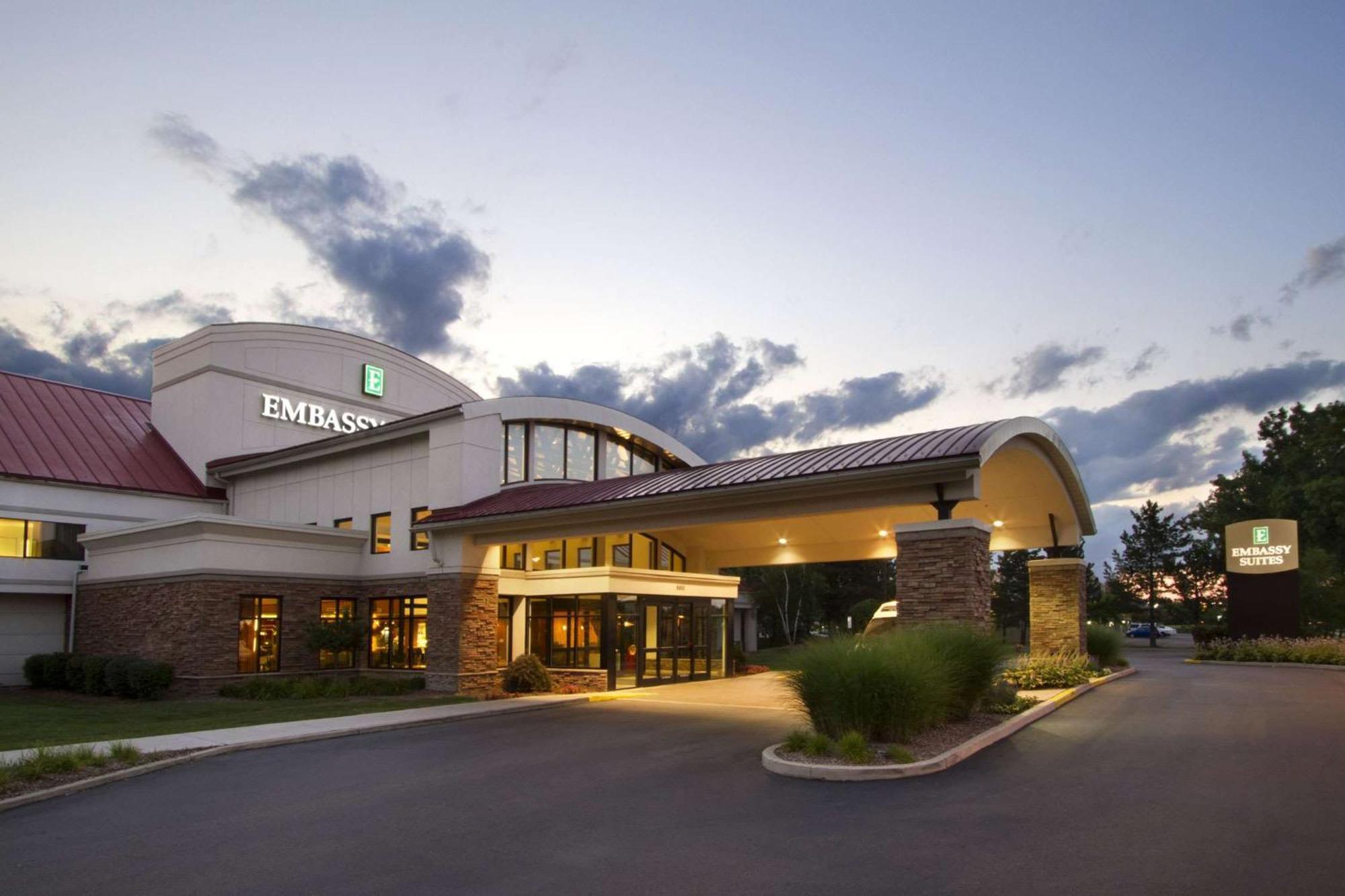 Embassy Suites By Hilton Detroit Metro Airport Romulus Exterior foto